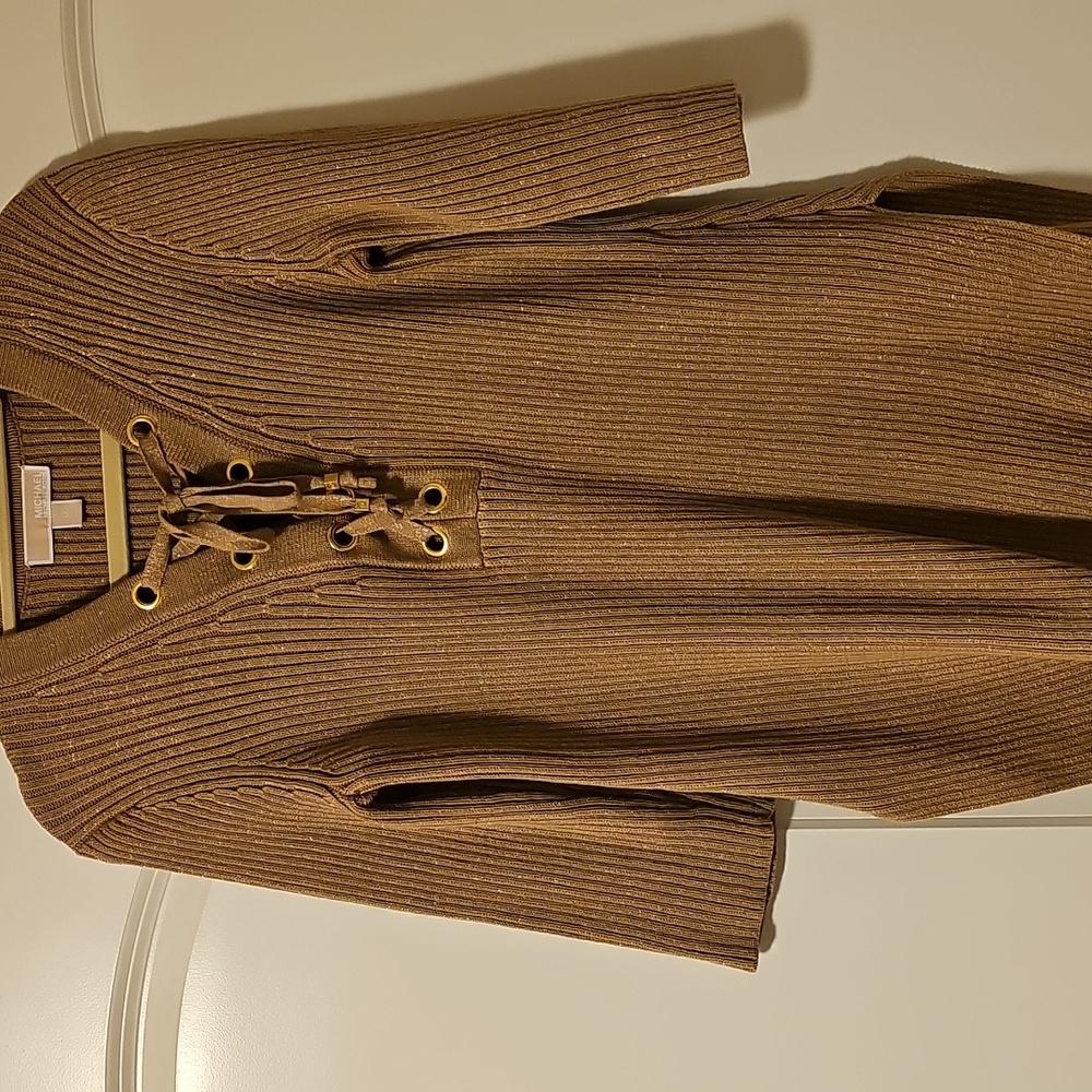 EUC Michael Kors Gold glimmery Tan Sweater size Medium